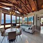 Sea Rock Apartament