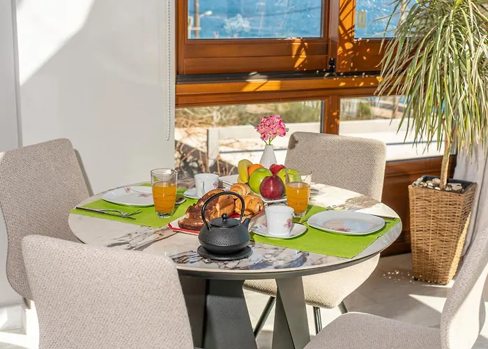 Sea Rock Daire Agia Efimia